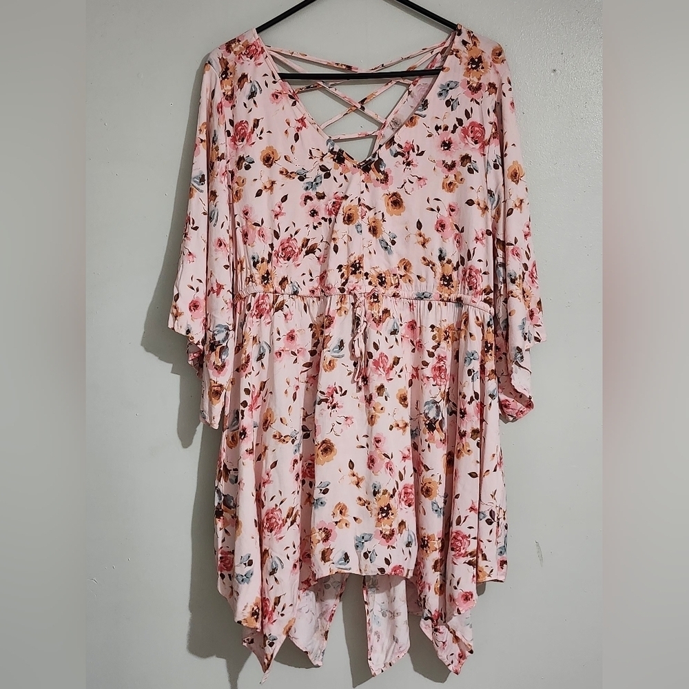 Torrid Cream Pink Floral 3/4 Sleeve Backless Tunic